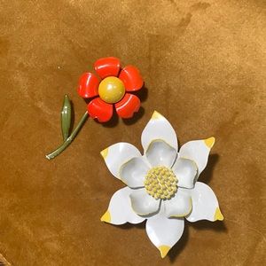 Set up to vintage flower pins